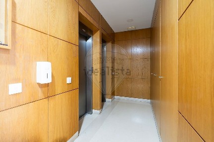 Apartamento T2 à venda na Rua Fernando Farinha
