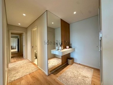 Apartamento T2 à venda na Rua da Qt.ª das Romeiras
