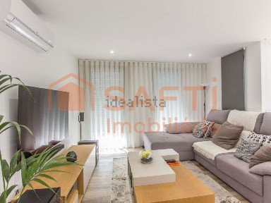 Apartamento T2 à venda na Rua João de Ruão