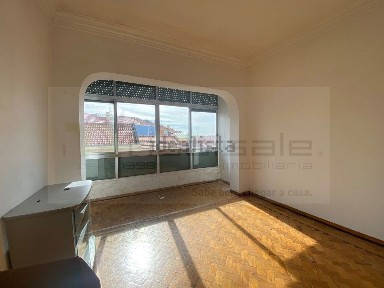 Apartamento T2 à venda na Rua Nossa Senhora Lapa, 7