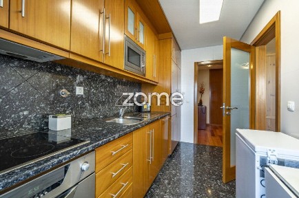 Arrendamento de apartamento T2 na Avenida da República, 354