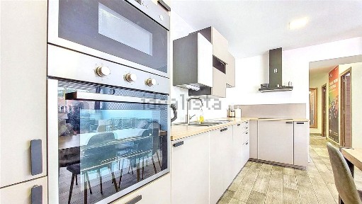 Apartamento T1 à venda na Avenida das Comunidades Lusíadas