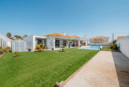 Casa ou moradia à venda em Santo Onofre e Serra do Bouro