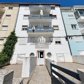 Apartamento T2 à venda na Rua Dom João IV s/n