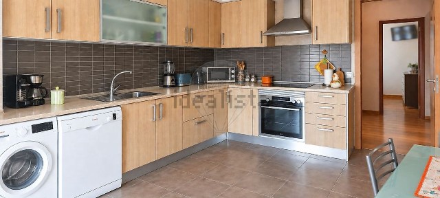Apartamento T2 à venda na Rua Doutor António José de Almeida