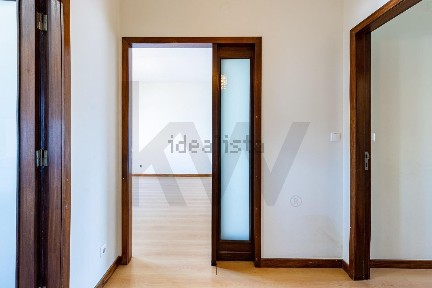 Apartamento T2 à venda na Praça Luis Ribeiro, 297