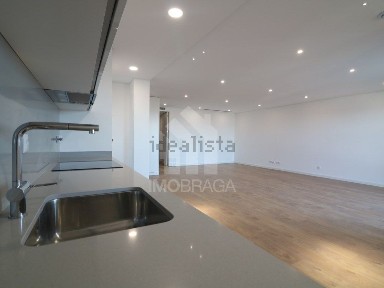 Arrendamento de apartamento T3 em São Vicente