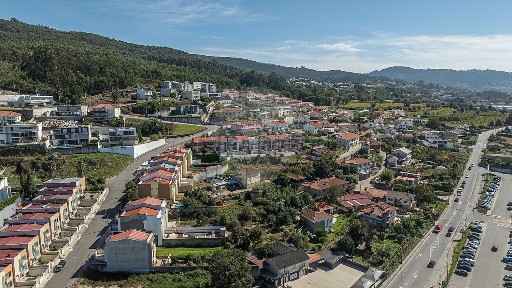Moradia independente à venda em Lomar e Arcos