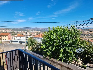 Moradia independente à venda em Sé - Santa Maria - Meixedo