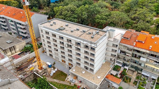 Apartamento T2 à venda na Rua Álvaro de Castelões, 489