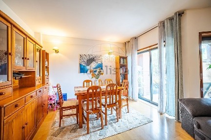 Apartamento T2 à venda na Rua Cidade de Trelazé