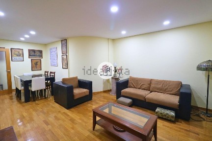 Apartamento T3 à venda na Avenida Doutor Fernando Melo