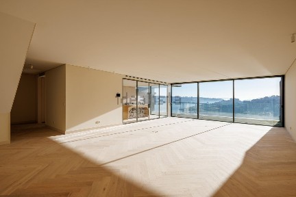 Apartamento T4 à venda na Heroísmo - Nova Sintra - Soares dos Reis