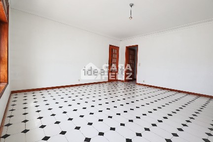 Apartamento T3 à venda em Santa Maria Maior