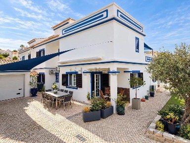 Moradia independente à venda na Quinta das Âncoras - Pinheiros de Marim