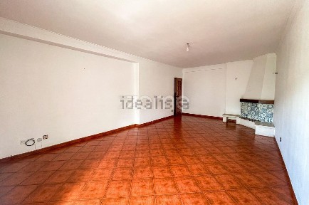 Arrendamento de apartamento T3 na Rua de Banhos Secos s/n