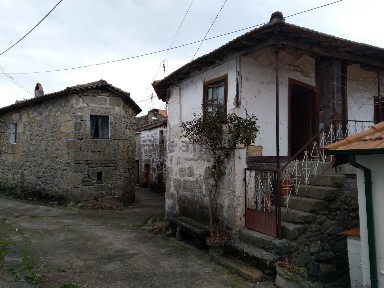 Casa de aldeia à venda na Rua Fonte Grande