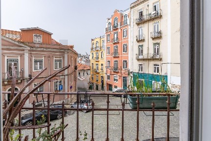 Apartamento T5 à venda na Rua Nogueira e Sousa s/n