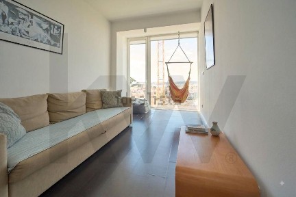 Apartamento T1 à venda na Rua Damasceno Monteiro, 40