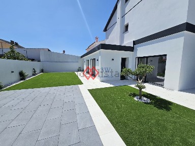 Andar de moradia à venda em Nossa Senhora de Fátima