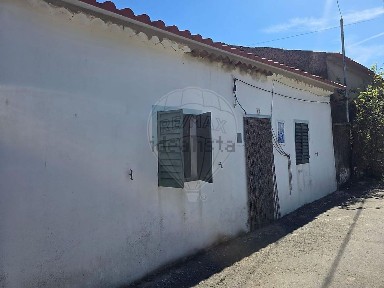 Moradia independente à venda na Rua da Estrada Principal