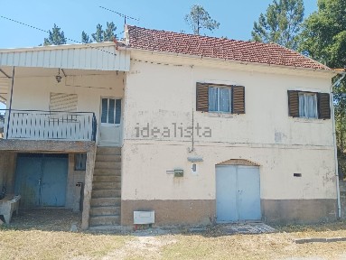 Moradia independente à venda em Urqueira