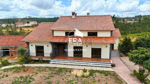 Moradia independente à venda no Aldeia Nova