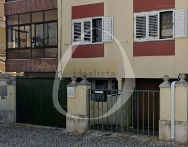 Espaço comercial à venda no Vale de Milhaços