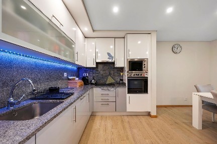 Apartamento T3 à venda nos Urbanização Cerro Ruivo
