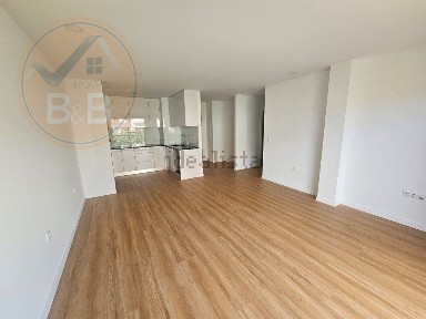 Arrendamento de apartamento T2 na Rua Dom Nuno Álvares Pereira, 39