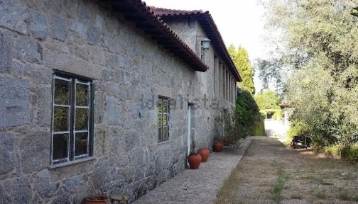 Quinta ou casa rústica à venda em Esqueiros - Nevogilde - Travassós