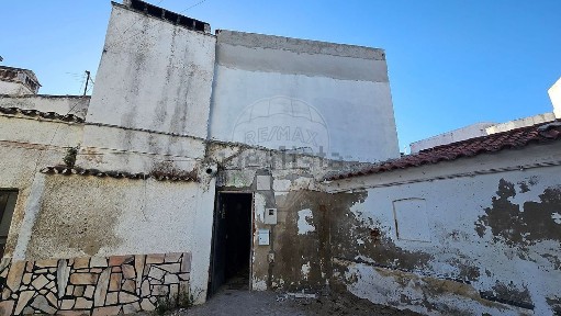 Moradia independente à venda em Calçadinha do Castelo