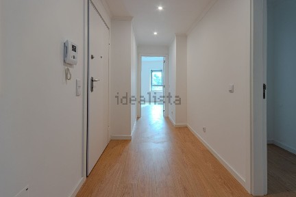 Apartamento T2 à venda na Rua do Bairro