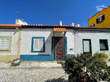 Moradia em banda à venda no Centro do Montijo