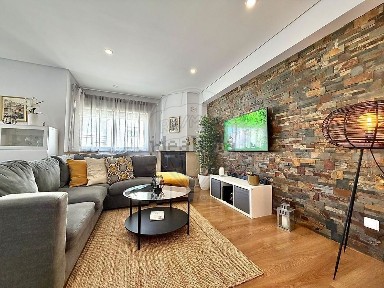 Apartamento T3 à venda na Rua do Pinheiro Manso