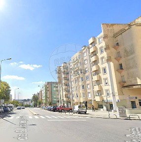 Arrendamento de apartamento T3 na Rua Pêra do Meio