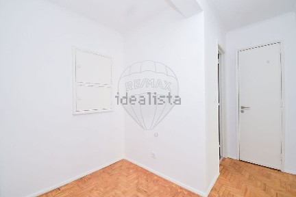 Arrendamento de apartamento T1 na Rua São Francisco Xavier