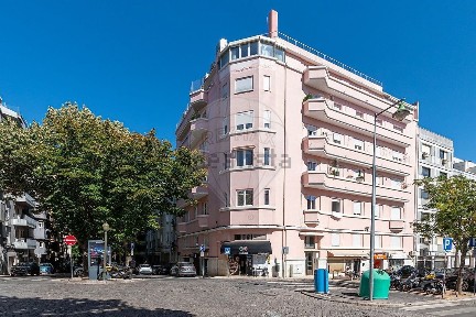 Arrendamento de apartamento T4 na Rua Rodrigo da Fonseca