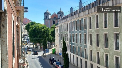 Arrendamento de apartamento T1 na Rua das Janelas Verdes