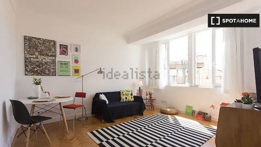 Arrendamento de apartamento T1 na Travessa da Oliveira à Estrela