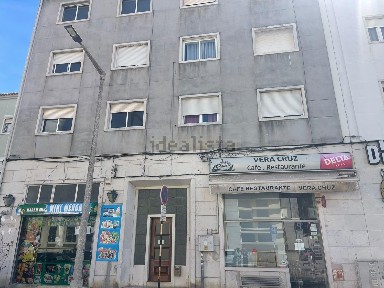 Espaço comercial à venda na Avenida Dom João I, 17 b