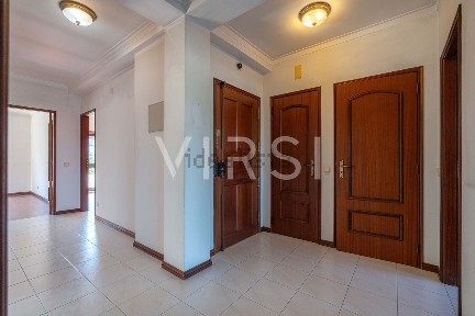 Apartamento T3 à venda na Rua Mata s/n