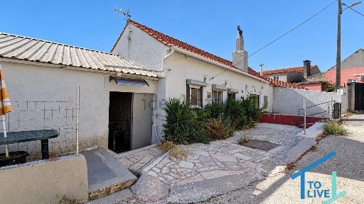 Casa de aldeia à venda em Nossa Senhora da Piedade