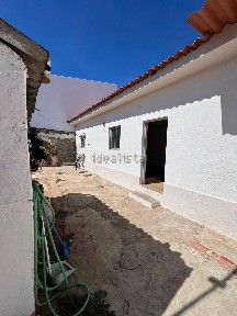 Moradia independente à venda em São Vicente - São João - Alferrarede