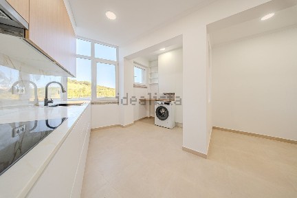 Apartamento T3 à venda na Avenida Almirante Gago Coutinho s/n