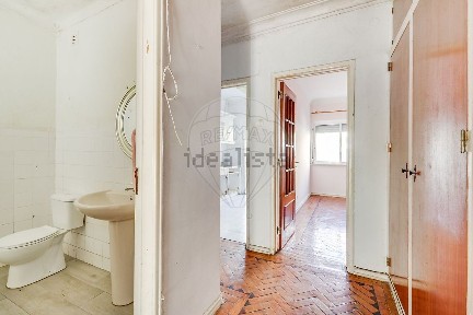 Apartamento T2 à venda na Rua Duarte Lobo