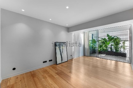 Apartamento T4 à venda na Rua das Picoas