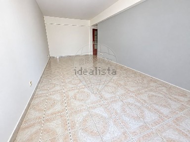 Apartamento T2 à venda na Praceta Raúl Rego