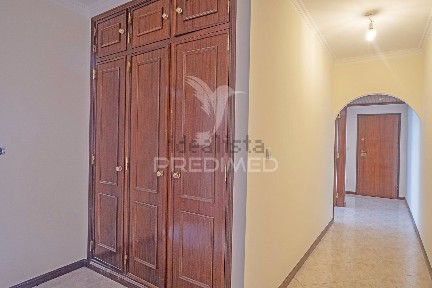 Apartamento T2 à venda na Rua Cidade de Faro