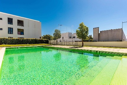 Apartamento T1 à venda na Rua Liberato José Pereira